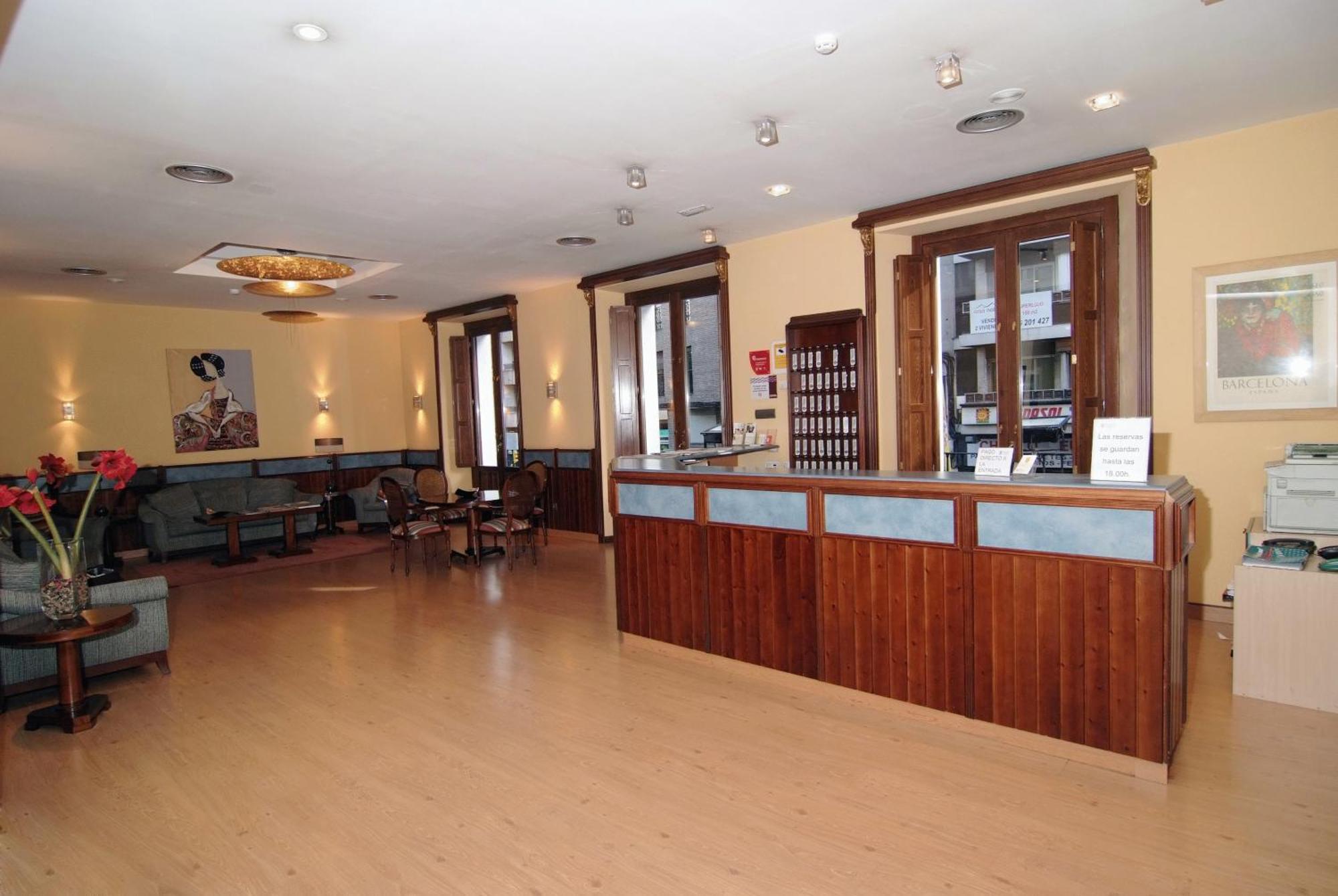 Hostal Cataluna Zaragoza Luaran gambar