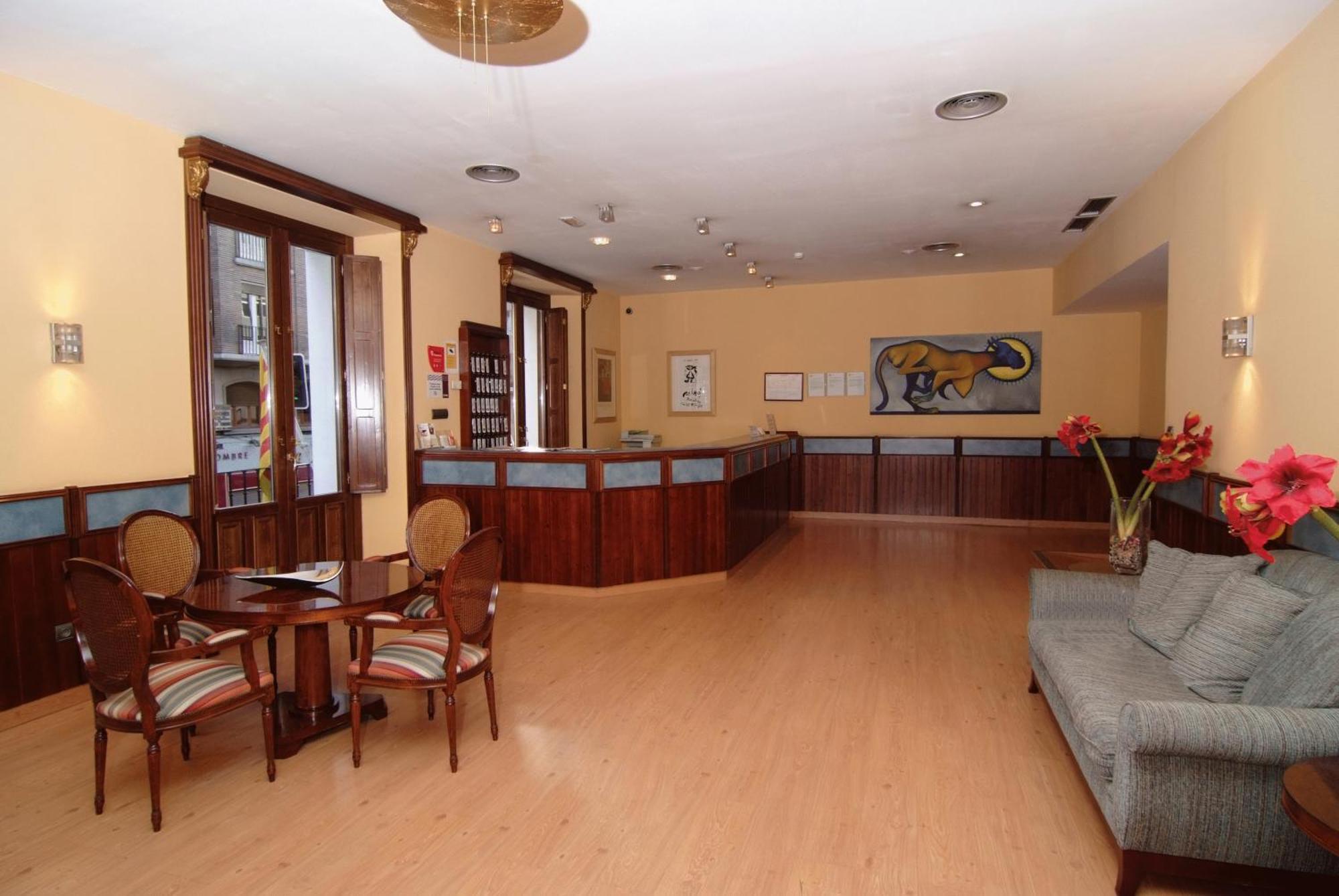 Hostal Cataluna Zaragoza Luaran gambar