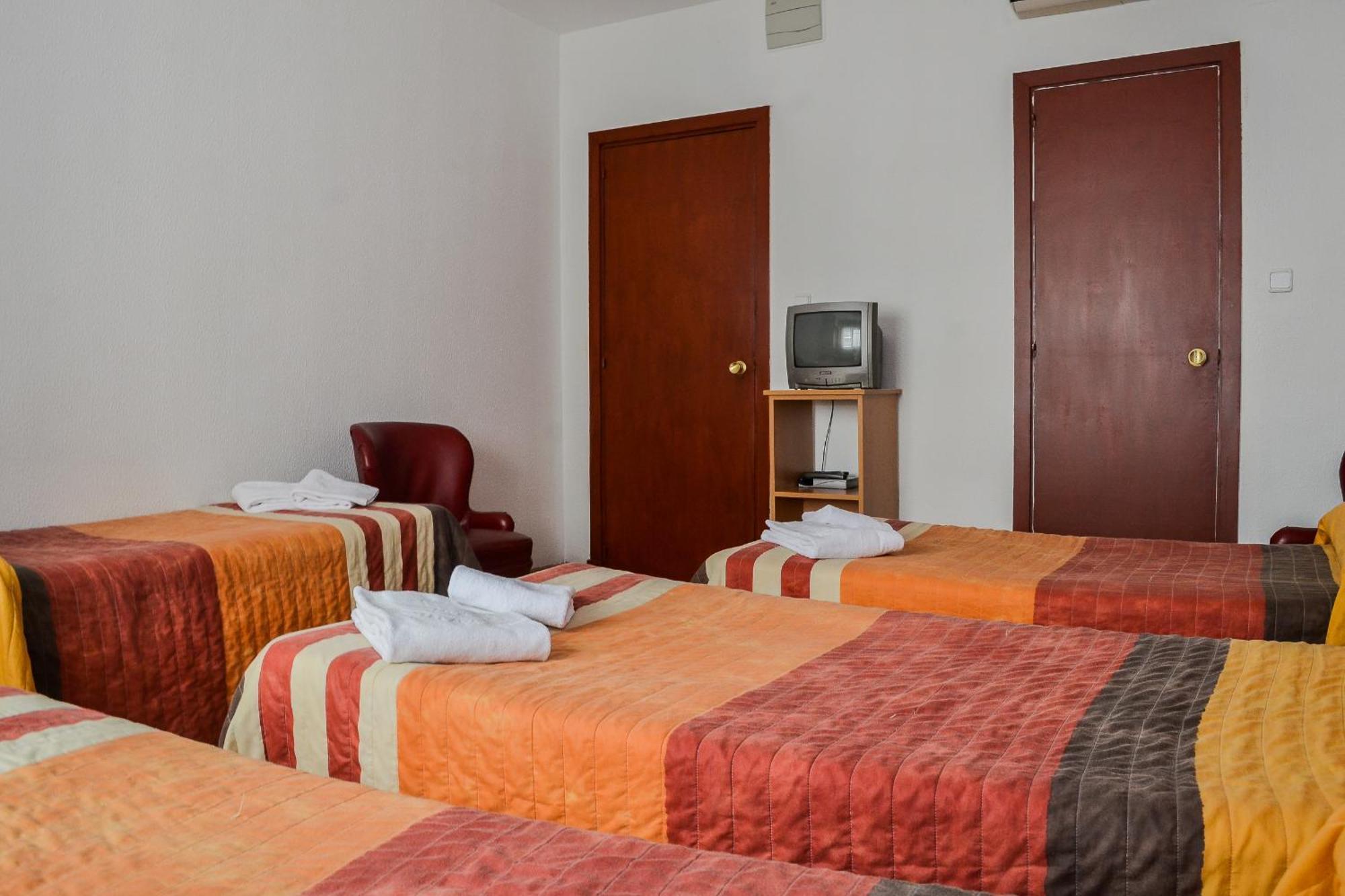 Hostal Cataluna Zaragoza Bilik gambar