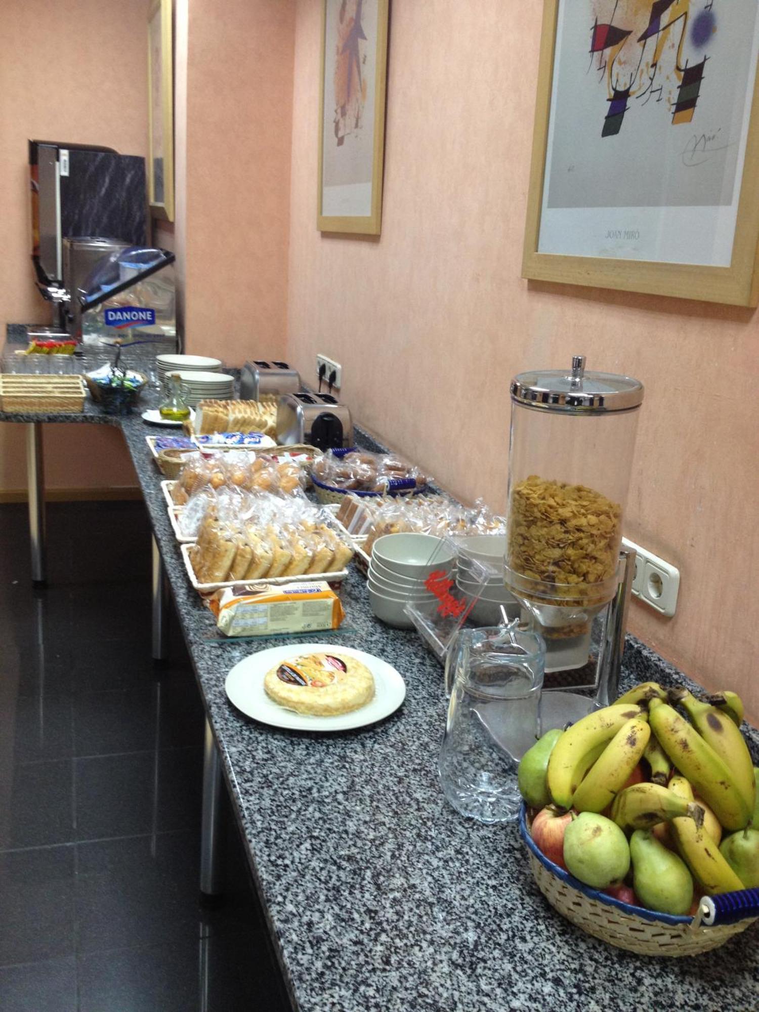 Hostal Cataluna Zaragoza Luaran gambar