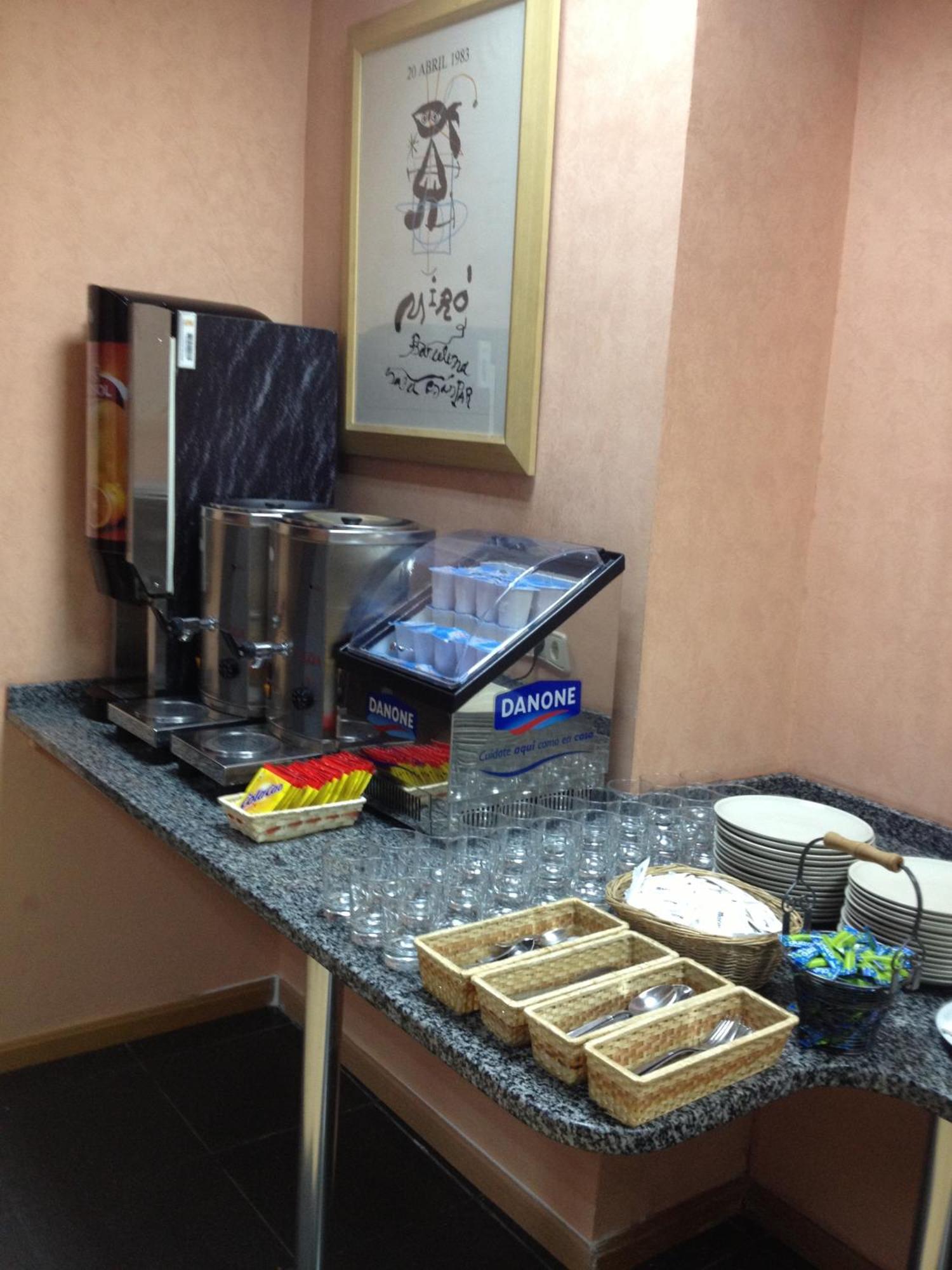 Hostal Cataluna Zaragoza Luaran gambar
