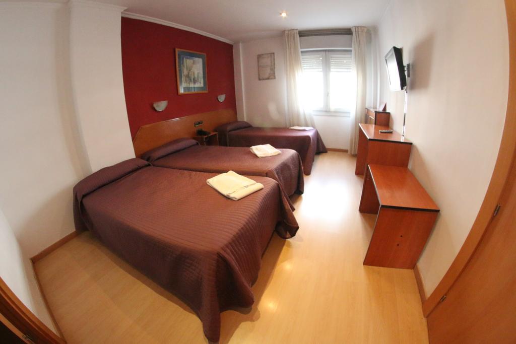 Hostal Cataluna Zaragoza Luaran gambar