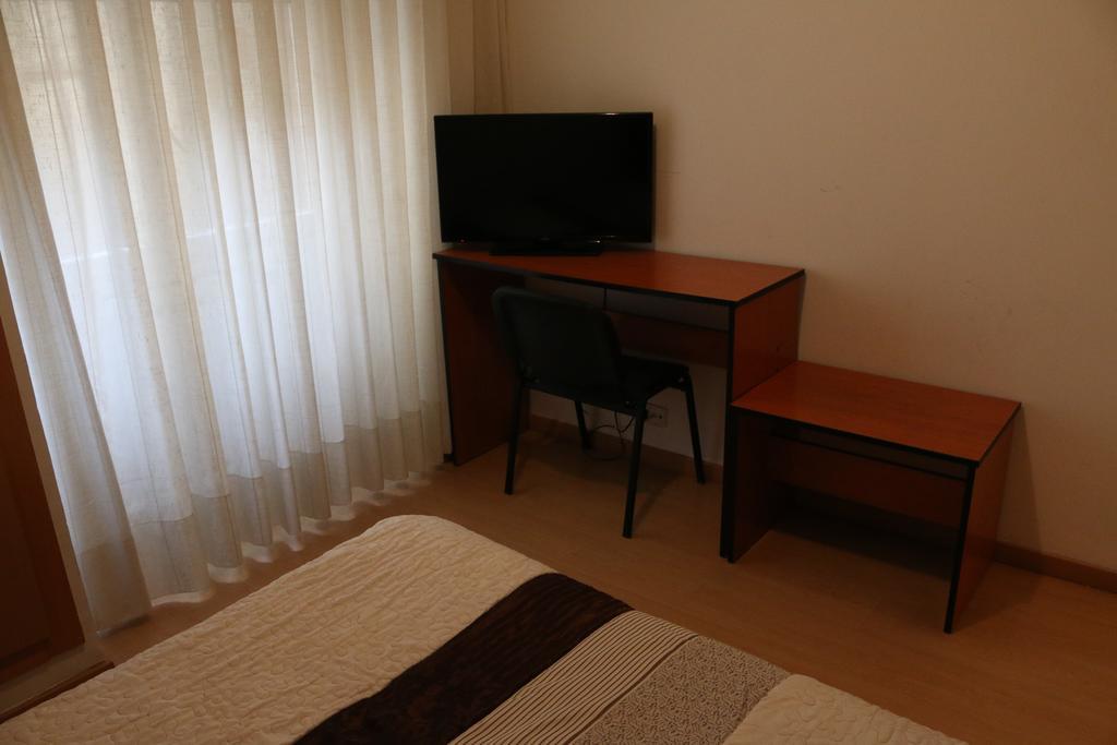 Hostal Cataluna Zaragoza Luaran gambar