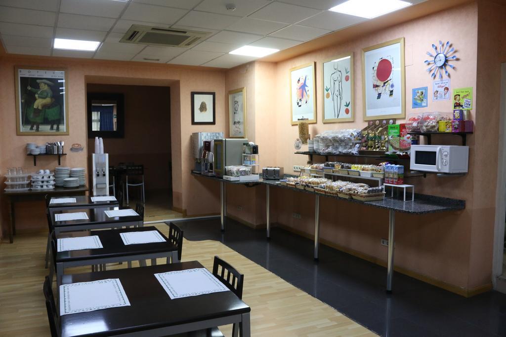 Hostal Cataluna Zaragoza Luaran gambar