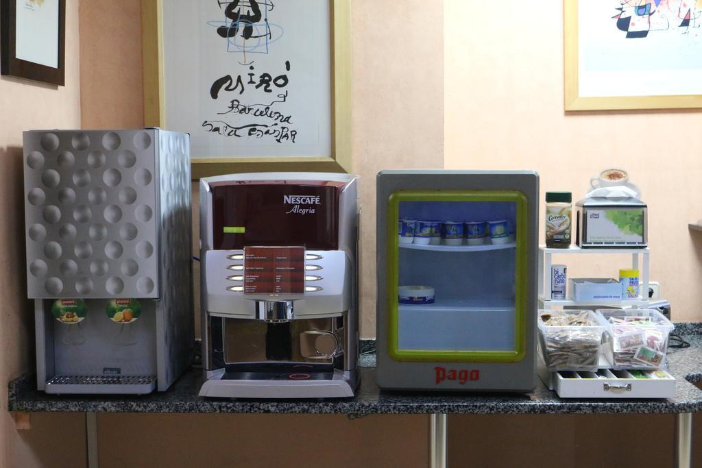 Hostal Cataluna Zaragoza Luaran gambar