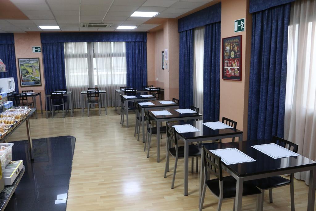 Hostal Cataluna Zaragoza Luaran gambar