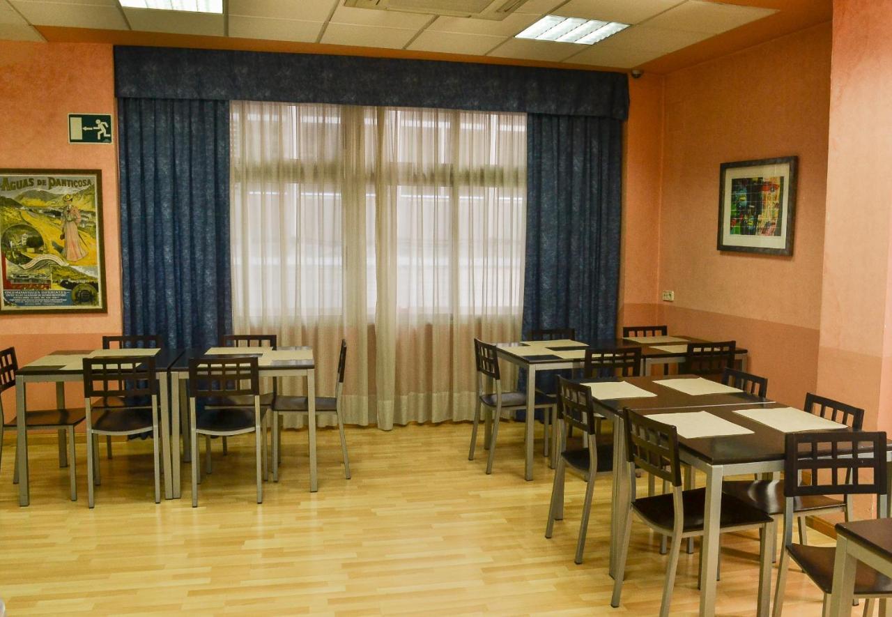 Hostal Cataluna Zaragoza Luaran gambar